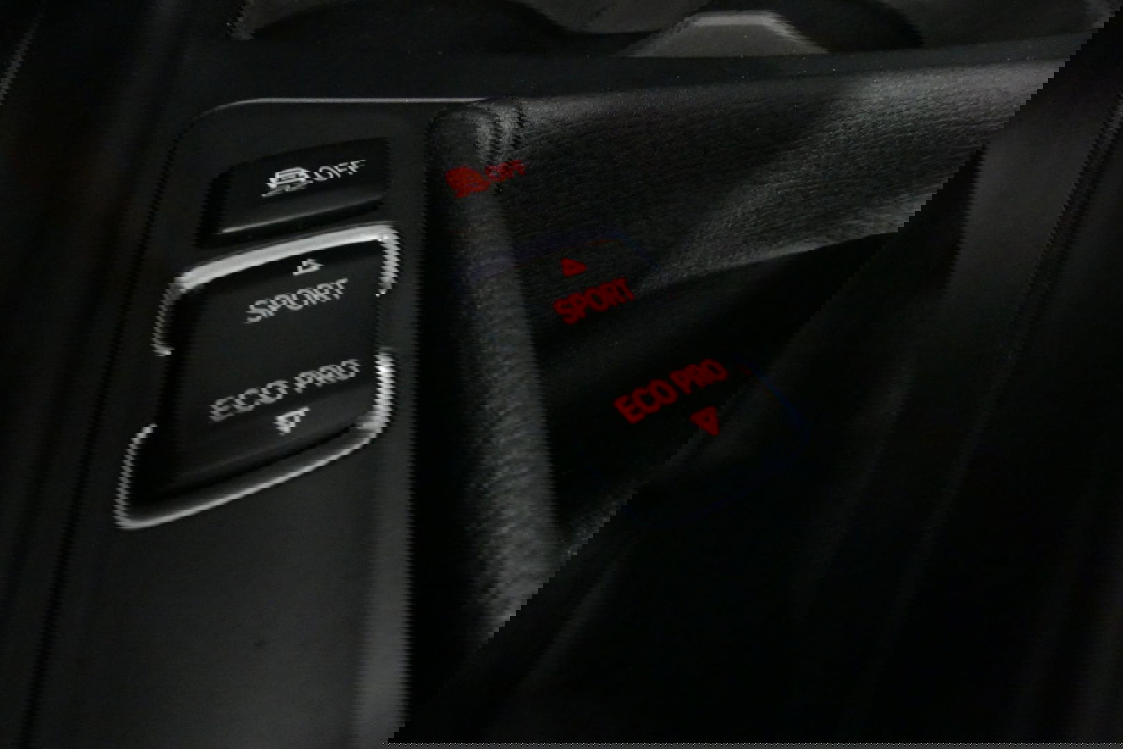 BMW 2 Serie Cabrio 218i Essential / Stoelverwarming / Windscherm / Climatronic / 19'' LMV / Parkeersensoren achter / BMW Radio Professional / Licht- & regensensor / Multimedia systeem