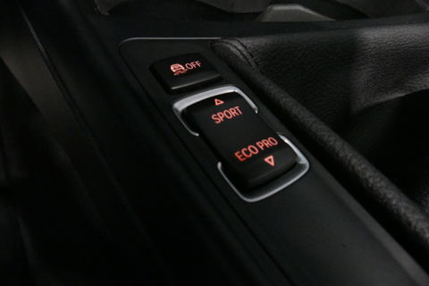 BMW 2 Serie Cabrio 218i Essential / Stoelverwarming / Windscherm / Climatronic / 19'' LMV / Parkeersensoren achter / BMW Radio Professional / Licht- & regensensor / Multimedia systeem