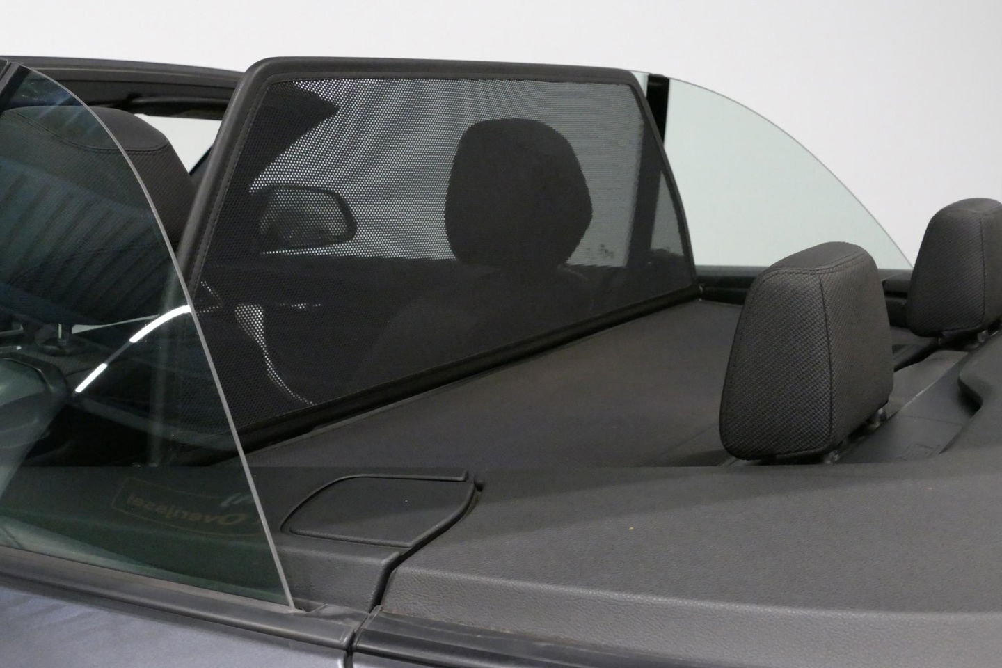 BMW 2 Serie Cabrio 218i Essential / Stoelverwarming / Windscherm / Climatronic / 19'' LMV / Parkeersensoren achter / BMW Radio Professional / Licht- & regensensor / Multimedia systeem