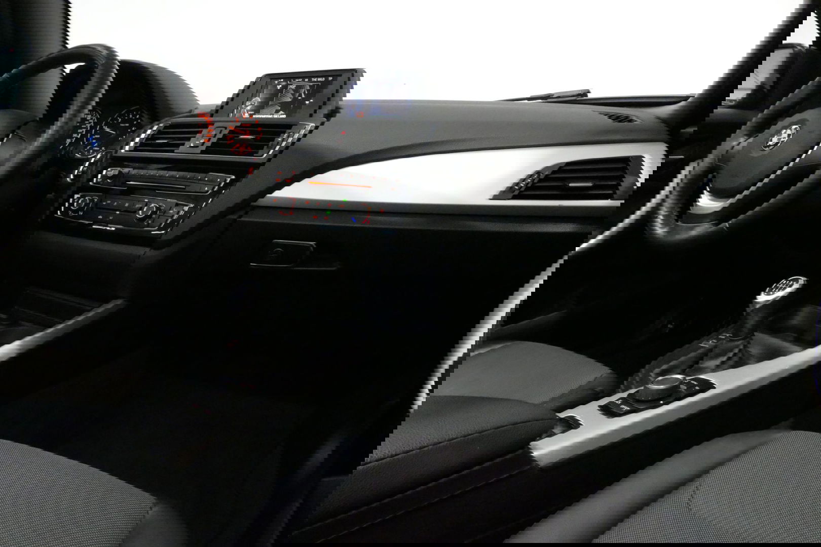 BMW 2 Serie Cabrio 218i Essential / Stoelverwarming / Windscherm / Climatronic / 19'' LMV / Parkeersensoren achter / BMW Radio Professional / Licht- & regensensor / Multimedia systeem