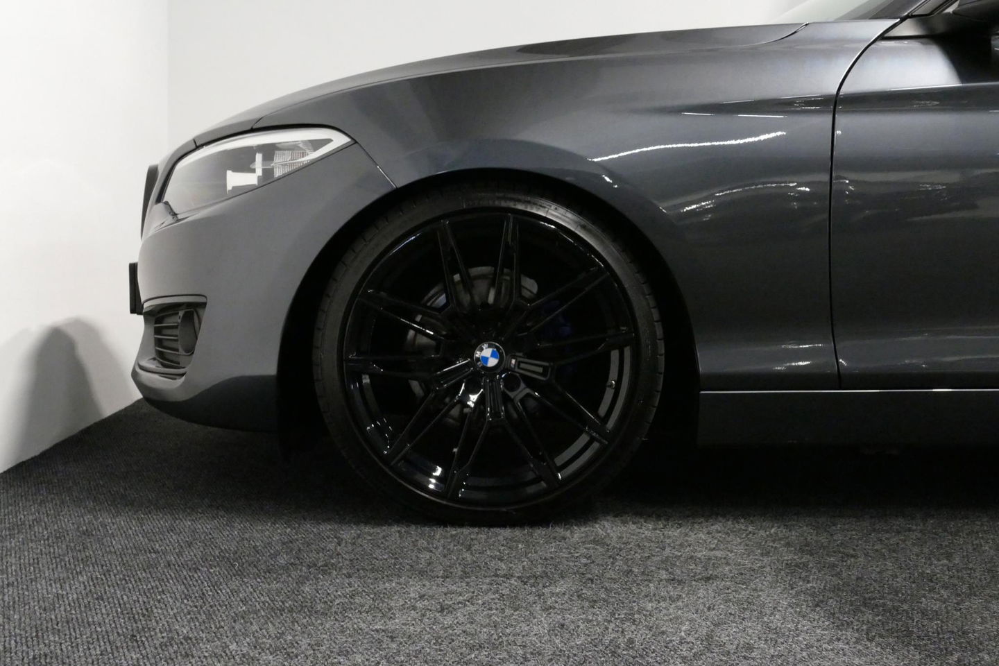 BMW 2 Serie Cabrio 218i Essential / Stoelverwarming / Windscherm / Climatronic / 19'' LMV / Parkeersensoren achter / BMW Radio Professional / Licht- & regensensor / Multimedia systeem