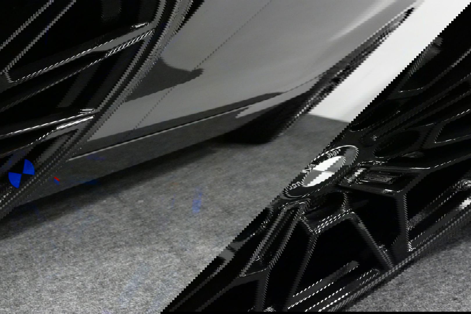 BMW 2 Serie Cabrio 218i Essential / Stoelverwarming / Windscherm / Climatronic / 19'' LMV / Parkeersensoren achter / BMW Radio Professional / Licht- & regensensor / Multimedia systeem