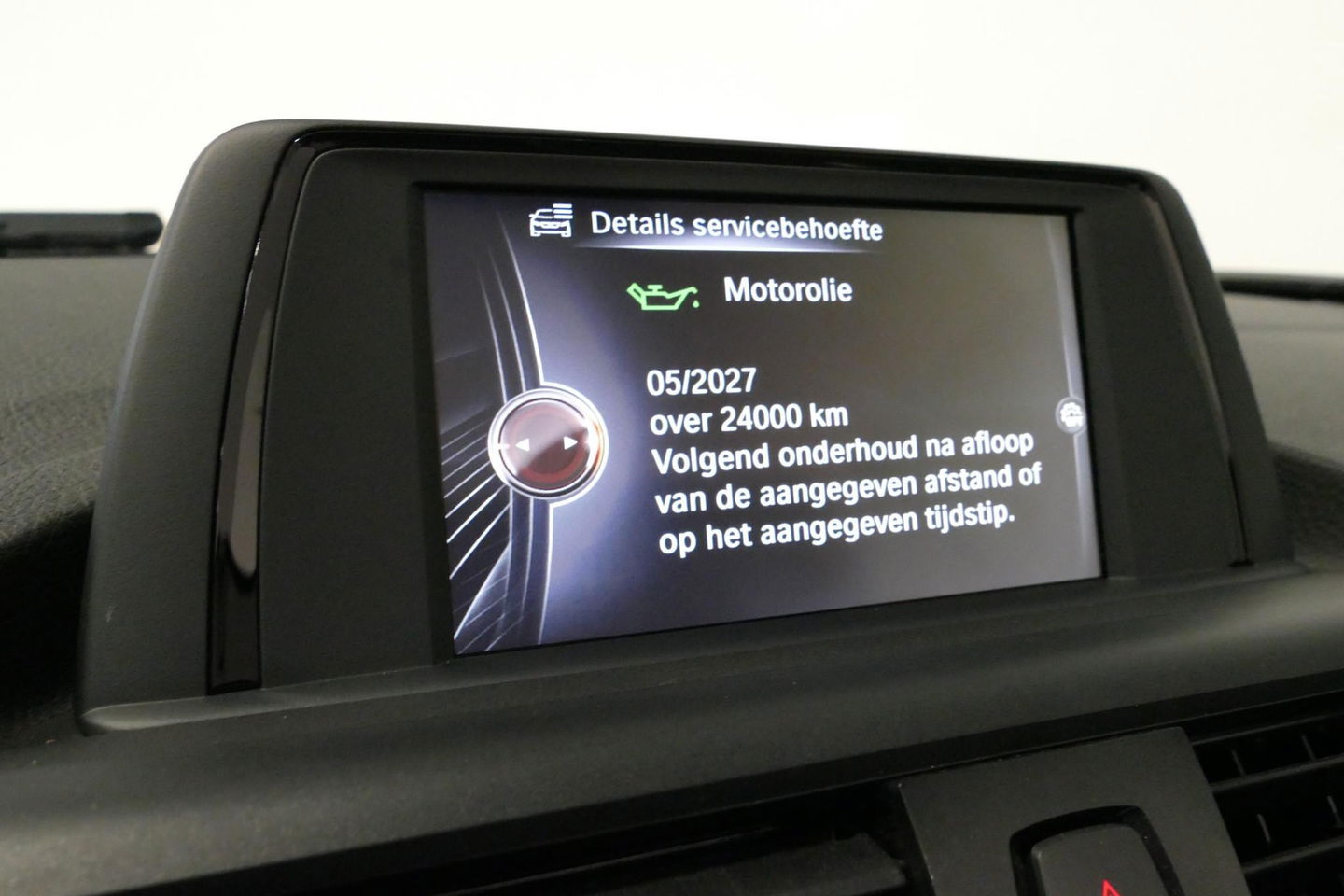 BMW 2 Serie Cabrio 218i Essential / Stoelverwarming / Windscherm / Climatronic / 19'' LMV / Parkeersensoren achter / BMW Radio Professional / Licht- & regensensor / Multimedia systeem