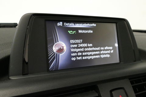 BMW 2 Serie Cabrio 218i Essential / Stoelverwarming / Windscherm / Climatronic / 19'' LMV / Parkeersensoren achter / BMW Radio Professional / Licht- & regensensor / Multimedia systeem