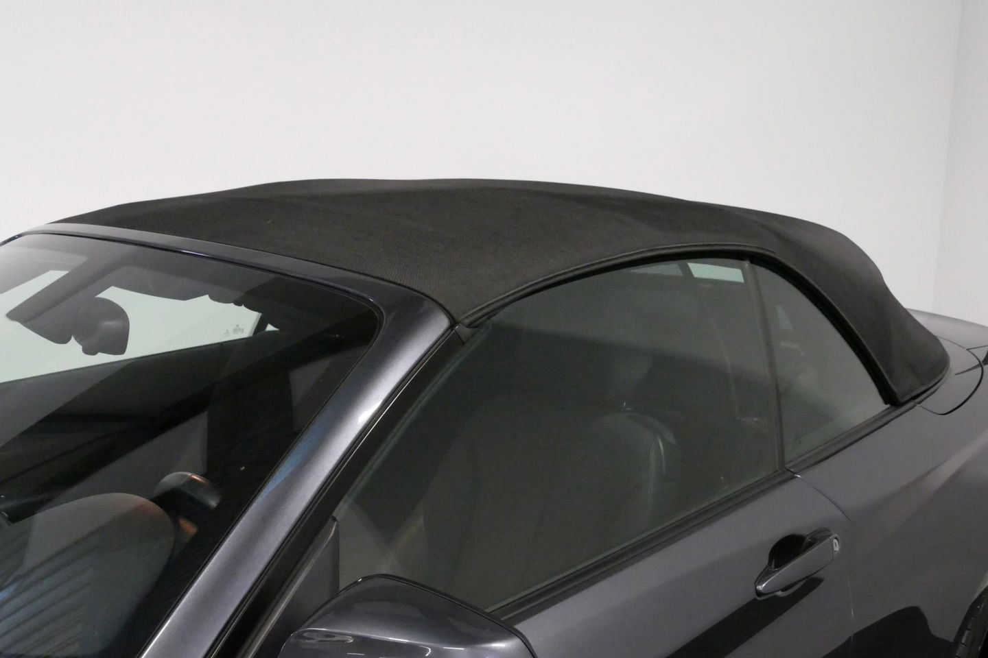 BMW 2 Serie Cabrio 218i Essential / Stoelverwarming / Windscherm / Climatronic / 19'' LMV / Parkeersensoren achter / BMW Radio Professional / Licht- & regensensor / Multimedia systeem