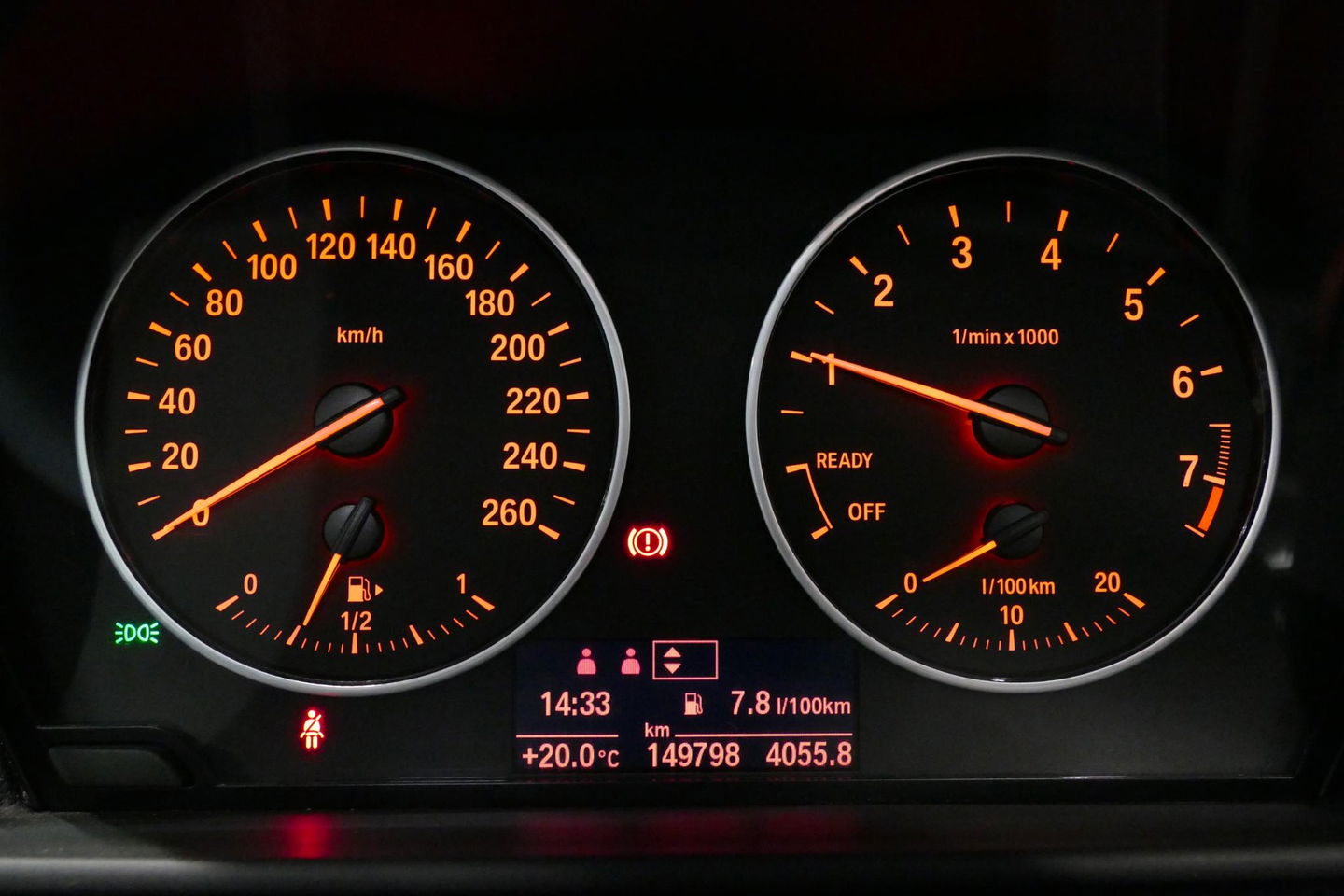 BMW 2 Serie Cabrio 218i Essential / Stoelverwarming / Windscherm / Climatronic / 19'' LMV / Parkeersensoren achter / BMW Radio Professional / Licht- & regensensor / Multimedia systeem