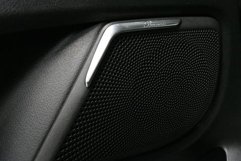 Mercedes-Benz V-Klasse 250d Lang DC AMG Line / MARGE / Burmester Surround Sound / Rondomzicht camera / Ambienteverlichting / 19'' LMV / Dodehoek detectie / Cruise Control / Trekhaak / Elektrische schuifdeuren L + R / Navigatie / Achteruitrijcamera / Agility Control