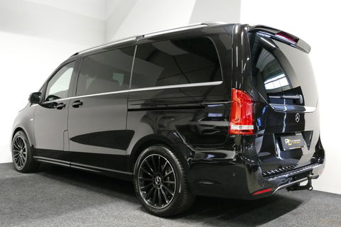 Mercedes-Benz V-Klasse 250d Lang DC AMG Line / MARGE / Burmester Surround Sound / Rondomzicht camera / Ambienteverlichting / 19'' LMV / Dodehoek detectie / Cruise Control / Trekhaak / Elektrische schuifdeuren L + R / Navigatie / Achteruitrijcamera / Agility Control