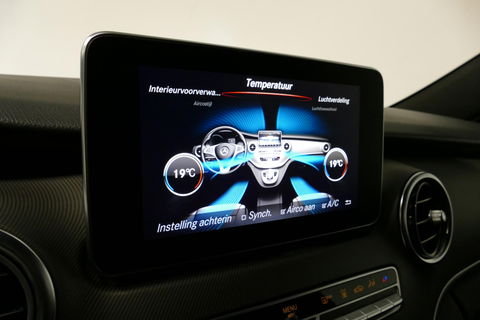 Mercedes-Benz V-Klasse 250d Lang DC AMG Line / MARGE / Burmester Surround Sound / Rondomzicht camera / Ambienteverlichting / 19'' LMV / Dodehoek detectie / Cruise Control / Trekhaak / Elektrische schuifdeuren L + R / Navigatie / Achteruitrijcamera / Agility Control