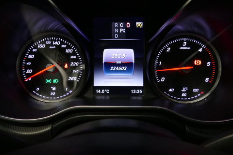 Mercedes-Benz V-Klasse 250d Lang DC AMG Line / MARGE / Burmester Surround Sound / Rondomzicht camera / Ambienteverlichting / 19'' LMV / Dodehoek detectie / Cruise Control / Trekhaak / Elektrische schuifdeuren L + R / Navigatie / Achteruitrijcamera / Agility Control