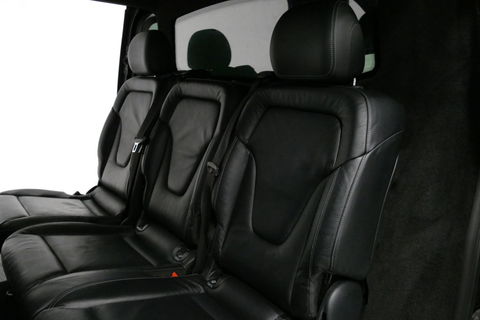 Mercedes-Benz V-Klasse 250d Lang DC AMG Line / MARGE / Burmester Surround Sound / Rondomzicht camera / Ambienteverlichting / 19'' LMV / Dodehoek detectie / Cruise Control / Trekhaak / Elektrische schuifdeuren L + R / Navigatie / Achteruitrijcamera / Agility Control