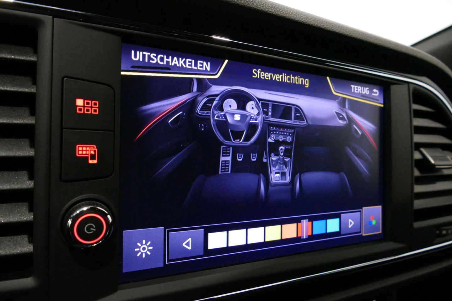 SEAT Leon ST 2.0 TSI 4DRIVE CUPRA / ABT Tuning / JE Design uitlaatsysteem / Brembo /  Performance Pack / Stoelverwarming / Apple Carplay - Android Auto / BEATS Audio Systeem / Achteruitrijcamera / 19'' LMV / Sfeerverlichting / DCC (Adaptive onderstel) / Cruise Cont