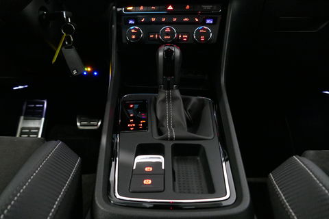 SEAT Leon ST 2.0 TSI 4DRIVE CUPRA / ABT Tuning / JE Design uitlaatsysteem / Brembo /  Performance Pack / Stoelverwarming / Apple Carplay - Android Auto / BEATS Audio Systeem / Achteruitrijcamera / 19'' LMV / Sfeerverlichting / DCC (Adaptive onderstel) / Cruise Cont