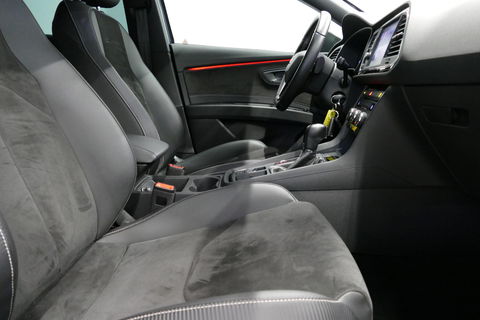 SEAT Leon ST 2.0 TSI 4DRIVE CUPRA / ABT Tuning / JE Design uitlaatsysteem / Brembo /  Performance Pack / Stoelverwarming / Apple Carplay - Android Auto / BEATS Audio Systeem / Achteruitrijcamera / 19'' LMV / Sfeerverlichting / DCC (Adaptive onderstel) / Cruise Cont