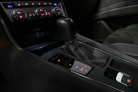 SEAT Leon ST 2.0 TSI 4DRIVE CUPRA / ABT Tuning / JE Design uitlaatsysteem / Brembo /  Performance Pack / Stoelverwarming / Apple Carplay - Android Auto / BEATS Audio Systeem / Achteruitrijcamera / 19'' LMV / Sfeerverlichting / DCC (Adaptive onderstel) / Cruise Cont