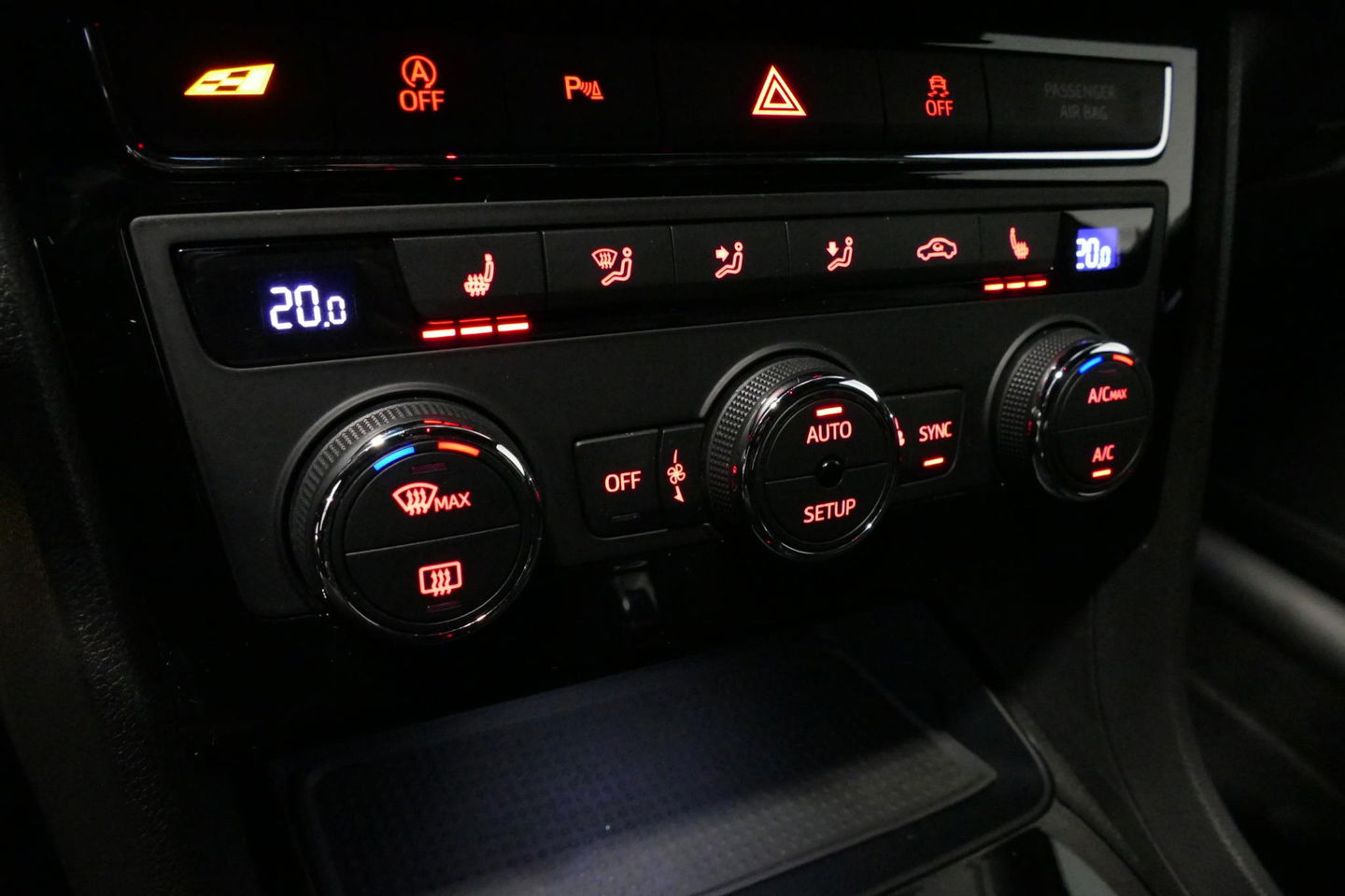 SEAT Leon ST 2.0 TSI 4DRIVE CUPRA / ABT Tuning / JE Design uitlaatsysteem / Brembo /  Performance Pack / Stoelverwarming / Apple Carplay - Android Auto / BEATS Audio Systeem / Achteruitrijcamera / 19'' LMV / Sfeerverlichting / DCC (Adaptive onderstel) / Cruise Cont