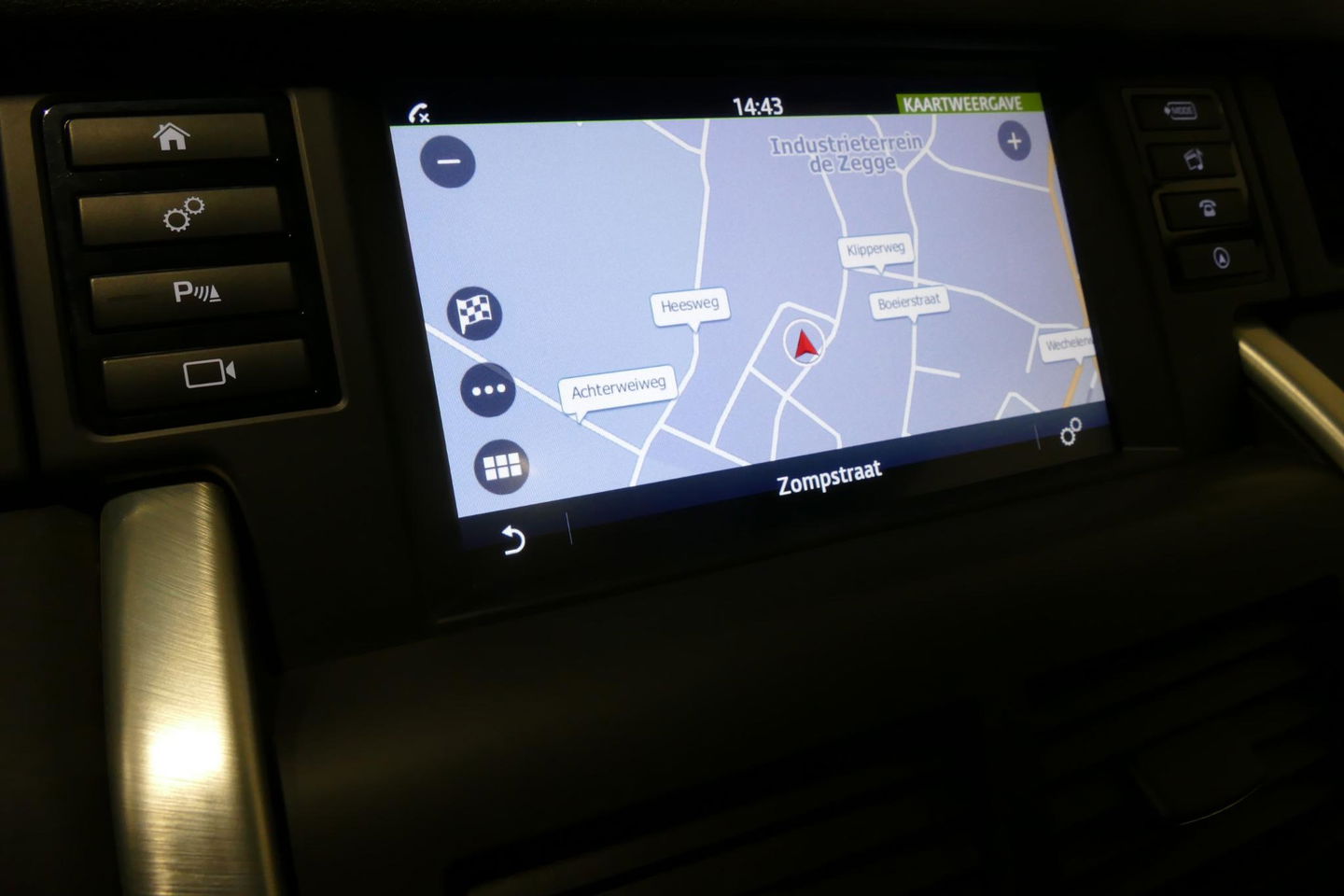 Land Rover Discovery Sport 2.0 Si4 4WD SE Luxury / Panoramadak / Achteruitrijcamera / Elektr. verstelbare voorstoelen / Meridian Surround Sound / Parkeerhulp 360 / Apple Carplay - Andriod Auto / Ambienteverlichting / Cruise Control / Black Optic / Lane Assist / Grootlicht Assistent