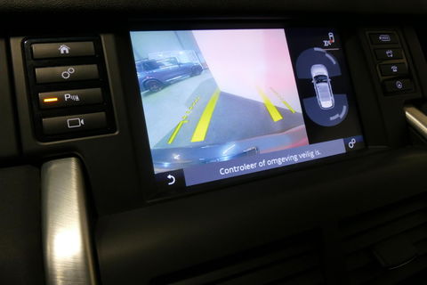 Land Rover Discovery Sport 2.0 Si4 4WD SE Luxury / Panoramadak / Achteruitrijcamera / Elektr. verstelbare voorstoelen / Meridian Surround Sound / Parkeerhulp 360 / Apple Carplay - Andriod Auto / Ambienteverlichting / Cruise Control / Black Optic / Lane Assist / Grootlicht Assistent