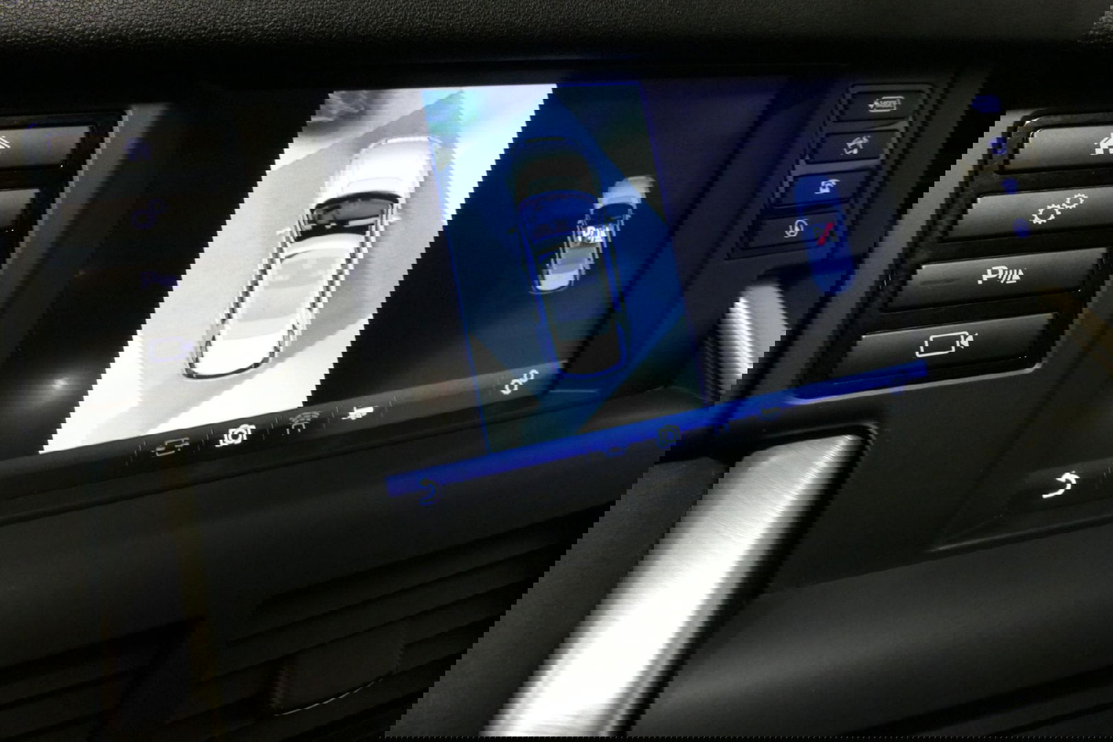 Land Rover Discovery Sport 2.0 Si4 4WD SE Luxury / Panoramadak / Achteruitrijcamera / Elektr. verstelbare voorstoelen / Meridian Surround Sound / Parkeerhulp 360 / Apple Carplay - Andriod Auto / Ambienteverlichting / Cruise Control / Black Optic / Lane Assist / Grootlicht Assistent