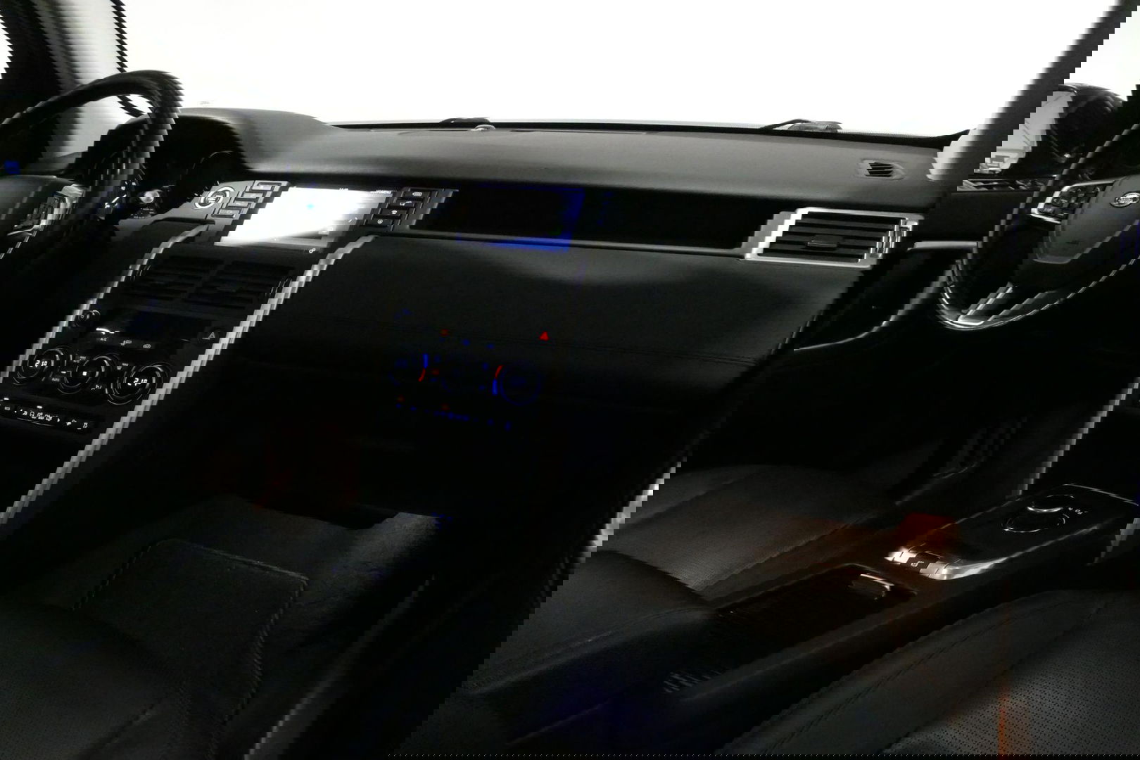 Land Rover Discovery Sport 2.0 Si4 4WD SE Luxury / Panoramadak / Achteruitrijcamera / Elektr. verstelbare voorstoelen / Meridian Surround Sound / Parkeerhulp 360 / Apple Carplay - Andriod Auto / Ambienteverlichting / Cruise Control / Black Optic / Lane Assist / Grootlicht Assistent