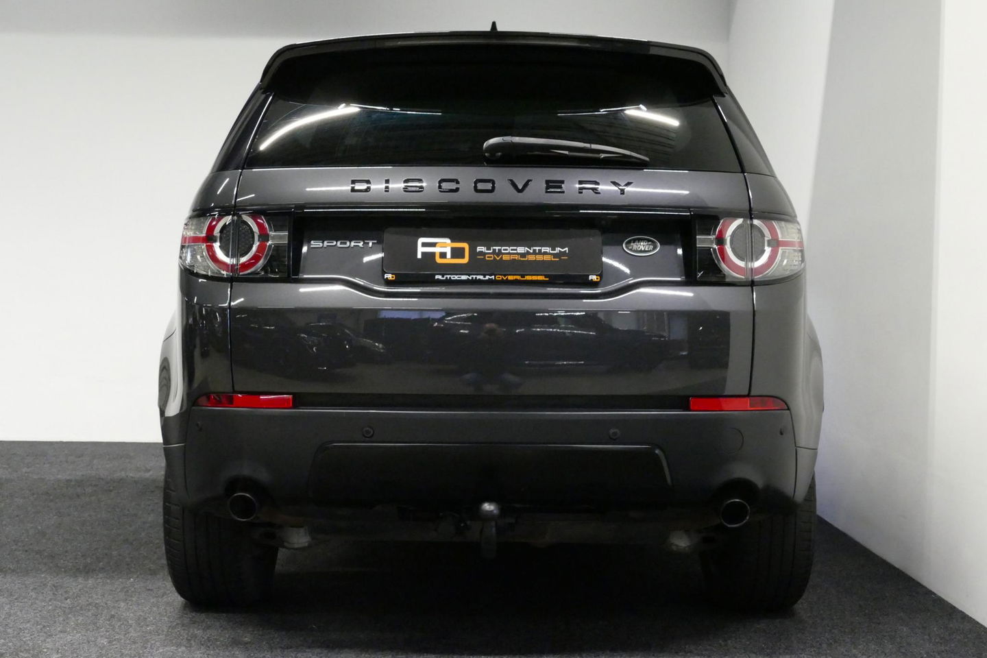 Land Rover Discovery Sport 2.0 Si4 4WD SE Luxury / Panoramadak / Achteruitrijcamera / Elektr. verstelbare voorstoelen / Meridian Surround Sound / Parkeerhulp 360 / Apple Carplay - Andriod Auto / Ambienteverlichting / Cruise Control / Black Optic / Lane Assist / Grootlicht Assistent