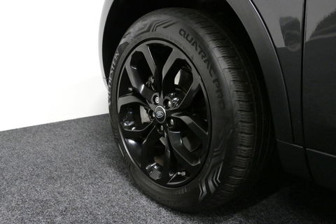 Land Rover Discovery Sport 2.0 Si4 4WD SE Luxury / Panoramadak / Achteruitrijcamera / Elektr. verstelbare voorstoelen / Meridian Surround Sound / Parkeerhulp 360 / Apple Carplay - Andriod Auto / Ambienteverlichting / Cruise Control / Black Optic / Lane Assist / Grootlicht Assistent