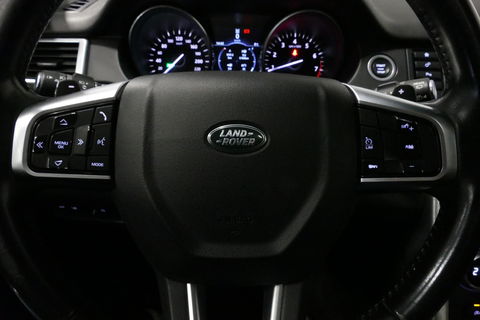 Land Rover Discovery Sport 2.0 Si4 4WD SE Luxury / Panoramadak / Achteruitrijcamera / Elektr. verstelbare voorstoelen / Meridian Surround Sound / Parkeerhulp 360 / Apple Carplay - Andriod Auto / Ambienteverlichting / Cruise Control / Black Optic / Lane Assist / Grootlicht Assistent