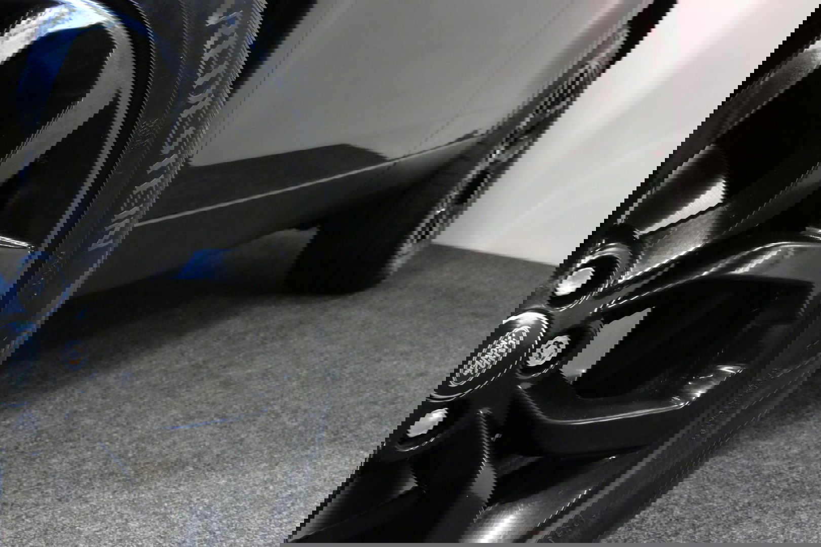 Land Rover Discovery Sport 2.0 Si4 4WD SE Luxury / Panoramadak / Achteruitrijcamera / Elektr. verstelbare voorstoelen / Meridian Surround Sound / Parkeerhulp 360 / Apple Carplay - Andriod Auto / Ambienteverlichting / Cruise Control / Black Optic / Lane Assist / Grootlicht Assistent