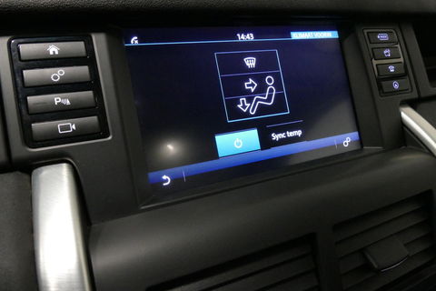 Land Rover Discovery Sport 2.0 Si4 4WD SE Luxury / Panoramadak / Achteruitrijcamera / Elektr. verstelbare voorstoelen / Meridian Surround Sound / Parkeerhulp 360 / Apple Carplay - Andriod Auto / Ambienteverlichting / Cruise Control / Black Optic / Lane Assist / Grootlicht Assistent