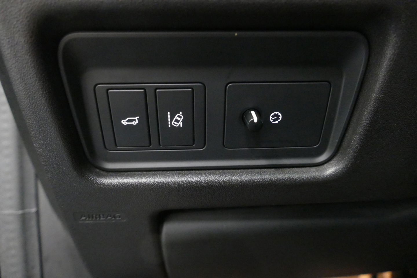 Land Rover Discovery Sport 2.0 Si4 4WD SE Luxury / Panoramadak / Achteruitrijcamera / Elektr. verstelbare voorstoelen / Meridian Surround Sound / Parkeerhulp 360 / Apple Carplay - Andriod Auto / Ambienteverlichting / Cruise Control / Black Optic / Lane Assist / Grootlicht Assistent