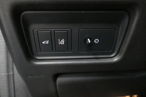 Land Rover Discovery Sport 2.0 Si4 4WD SE Luxury / Panoramadak / Achteruitrijcamera / Elektr. verstelbare voorstoelen / Meridian Surround Sound / Parkeerhulp 360 / Apple Carplay - Andriod Auto / Ambienteverlichting / Cruise Control / Black Optic / Lane Assist / Grootlicht Assistent