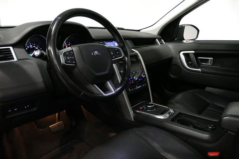 Land Rover Discovery Sport 2.0 Si4 4WD SE Luxury / Panoramadak / Achteruitrijcamera / Elektr. verstelbare voorstoelen / Meridian Surround Sound / Parkeerhulp 360 / Apple Carplay - Andriod Auto / Ambienteverlichting / Cruise Control / Black Optic / Lane Assist / Grootlicht Assistent