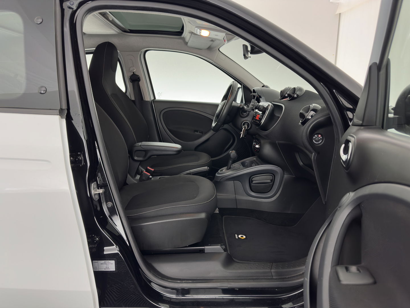 Smart Forfour EQ Comfort 18 kWh {SOH-91%} Aut. *PANO | AIRCO | COMFORT-SEATS | CRUISE | PDC | 15''ALU*