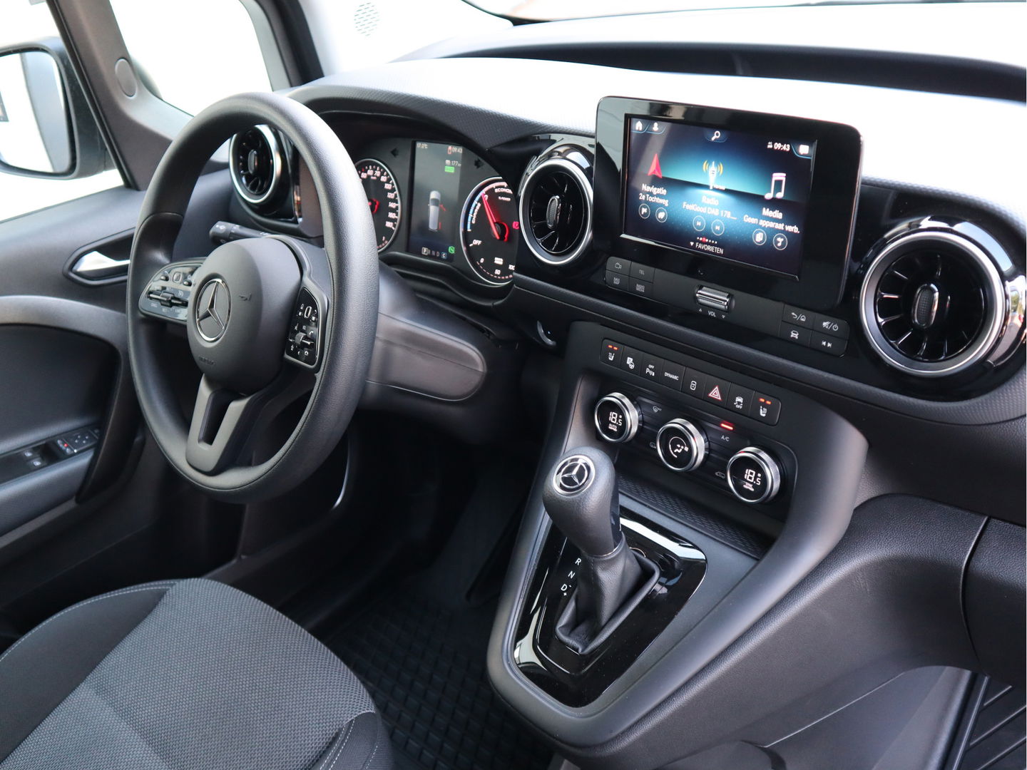 Mercedes-Benz eCitan L2 Lang Pro 51 kWh SoH 98,6 % A.Ruiten - Trekhaak