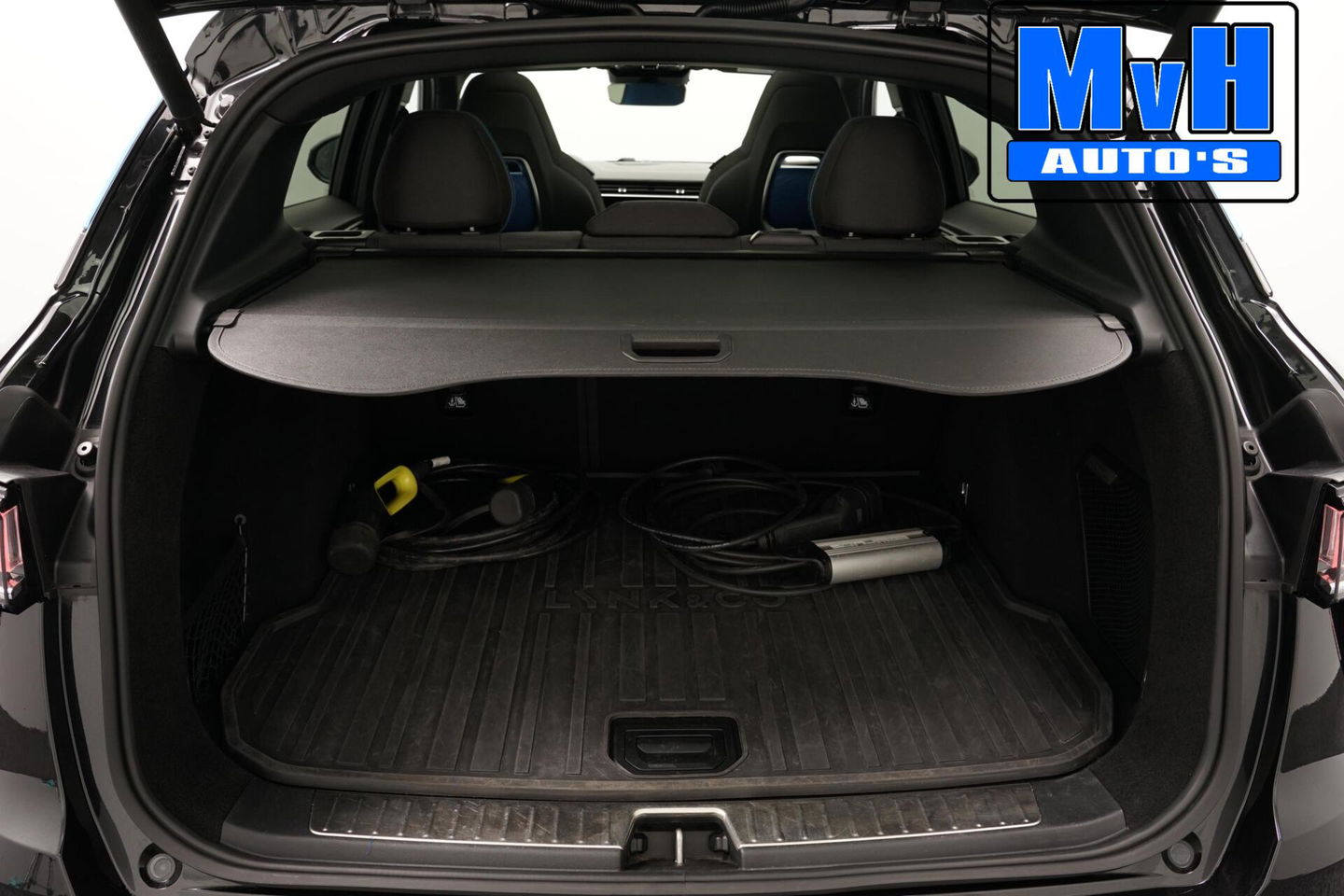 Lynk & Co 01 1.5 Hybride|FULL BLACK XL|ZWARTE.HEMEL|360ºCAM