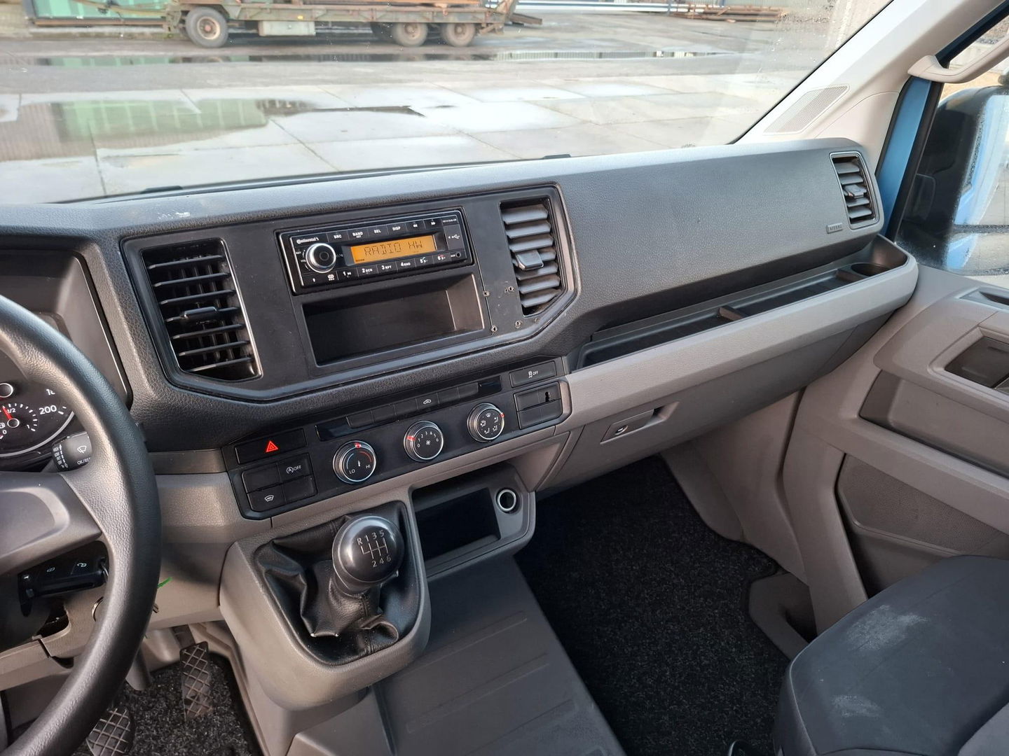 Volkswagen Crafter 35 2.0 TDI L4H3 BAKWAGEN MET DEUREN / EURO 6 / N.A.P / DEALER ONDERHOUDEN