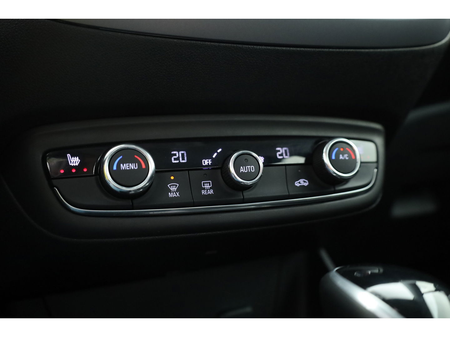 Opel Crossland 1.2 Turbo Elegance | Automaat | Navi by App | Stoel- Stuurverw. | Camera | PDC | LED