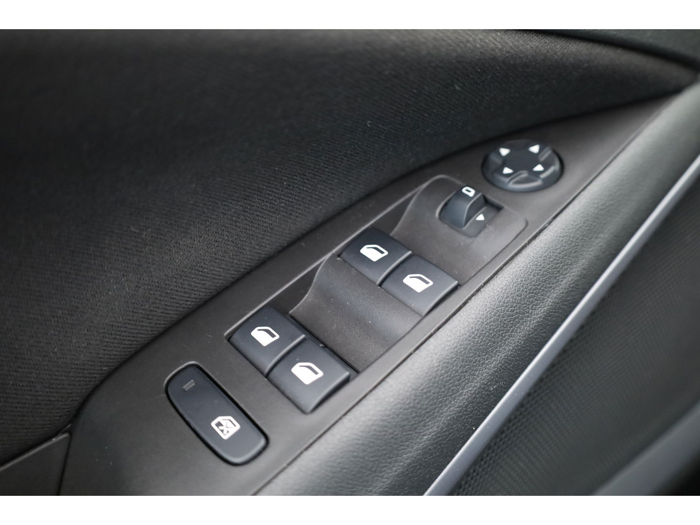 Opel Crossland 1.2 Turbo Elegance | Automaat | Navi by App | Stoel- Stuurverw. | Camera | PDC | LED