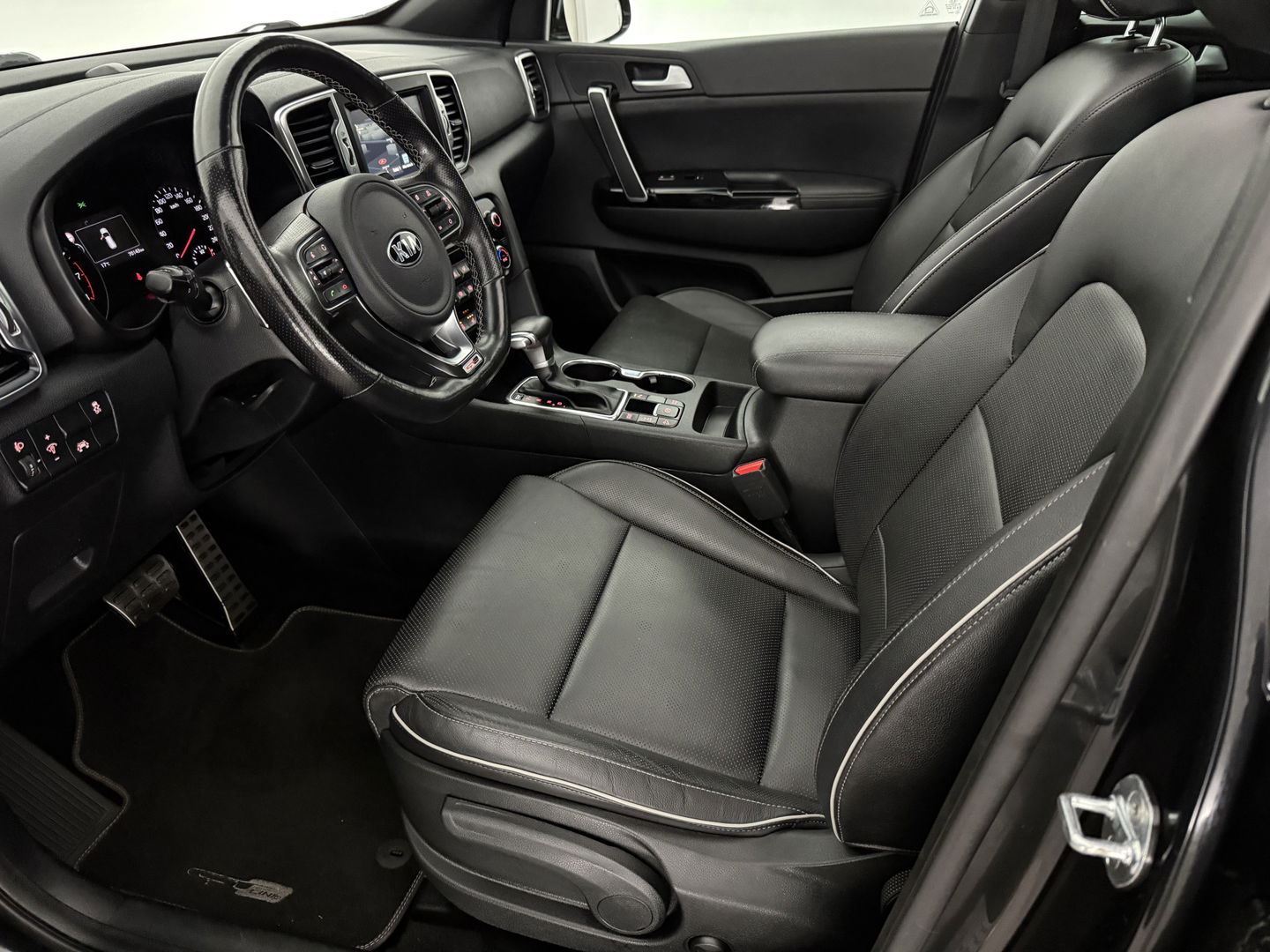 Kia Sportage 1.6 T-GDI 4WD 177PK GT-Line | Pano | Camera | Cruise | Carplay | Trekh. | Stoel/Stuur verw. | Keyless