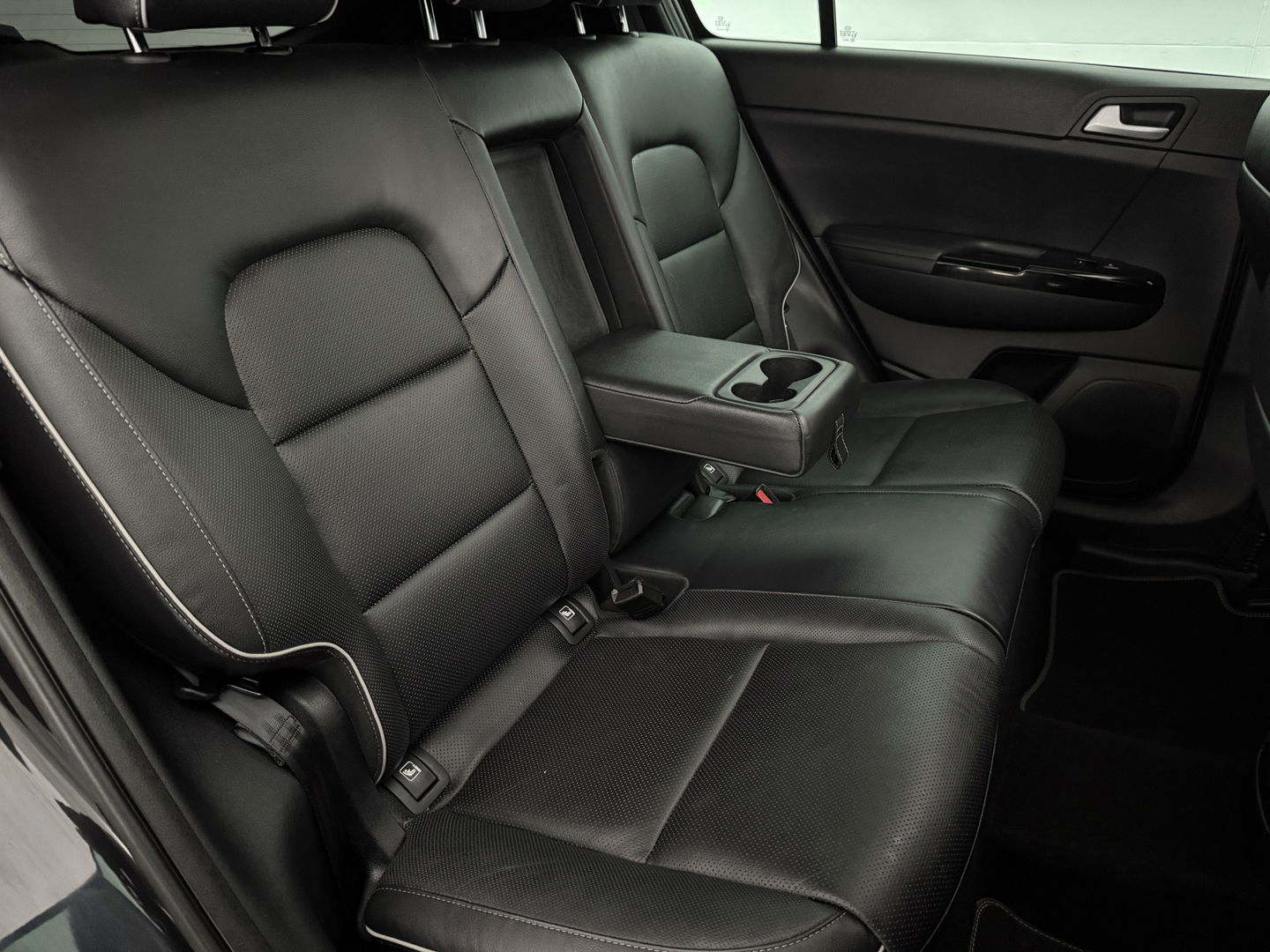 Kia Sportage 1.6 T-GDI 4WD 177PK GT-Line | Pano | Camera | Cruise | Carplay | Trekh. | Stoel/Stuur verw. | Keyless