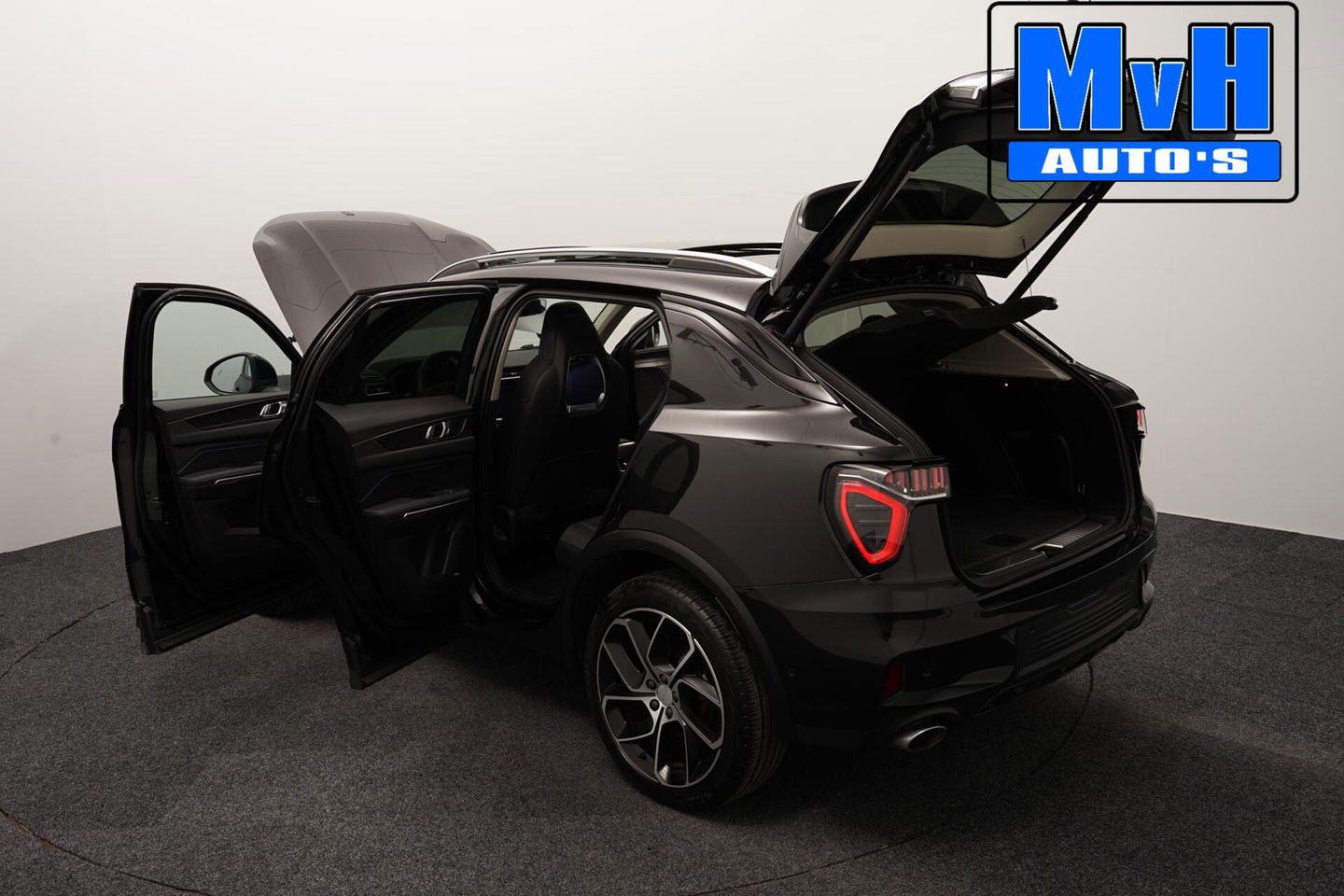 Lynk & Co 01 1.5 Plug-in Hybride|FULL BLACK|360°CAM|PANO|NAP