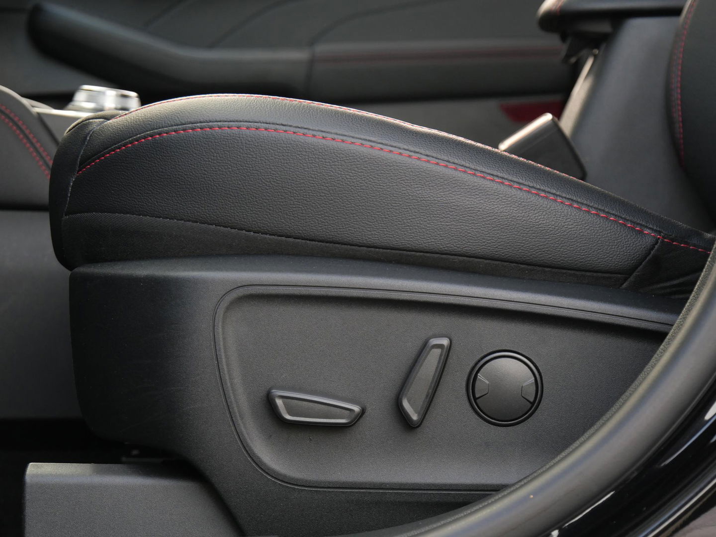 Ford Kuga PHEV ST-LINE X/ DRIVER ASSIST. PACK/ TREKHAAK/ 360° CAMERA/ B&O AUDIO