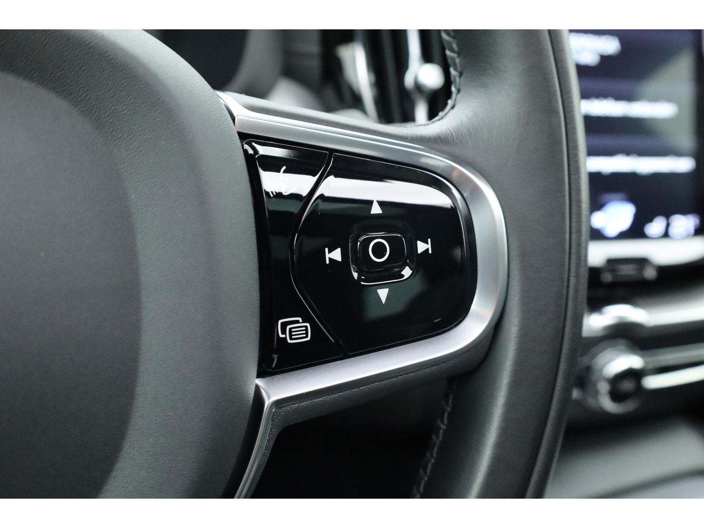 Volvo XC60 2.0 Recharge T8 AWD Inscription Full option | Luchtvering | Bowers & Wilkins | Trekhaak | ACC | Massage |