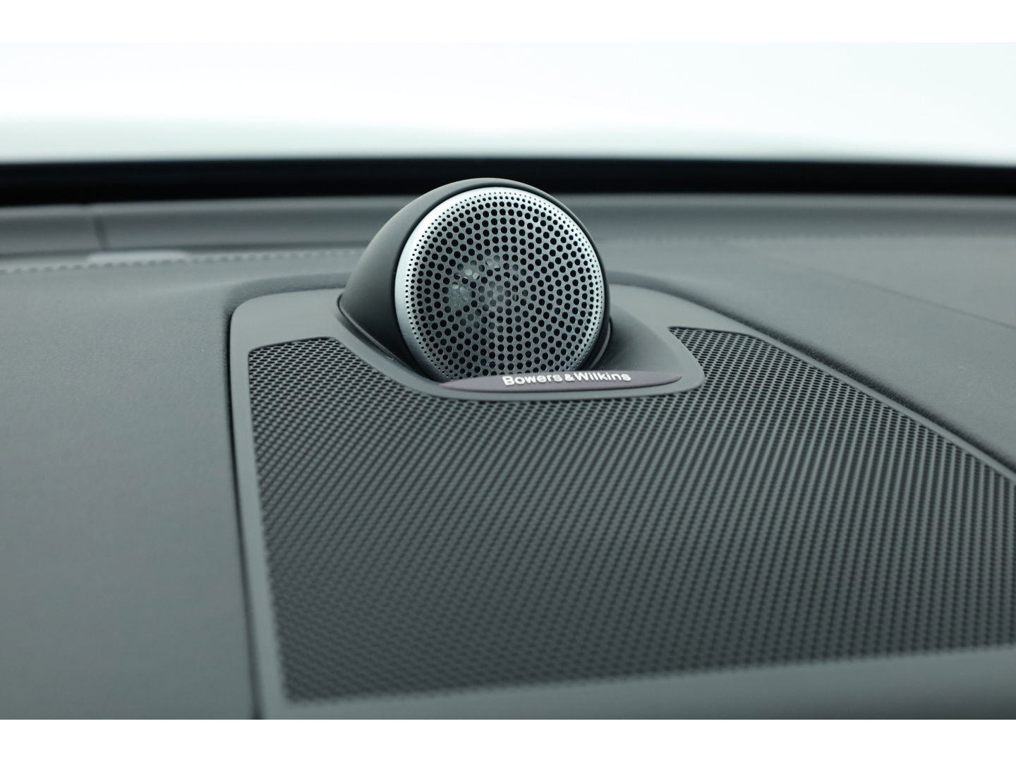 Volvo XC60 2.0 Recharge T8 AWD Inscription Full option | Luchtvering | Bowers & Wilkins | Trekhaak | ACC | Massage |