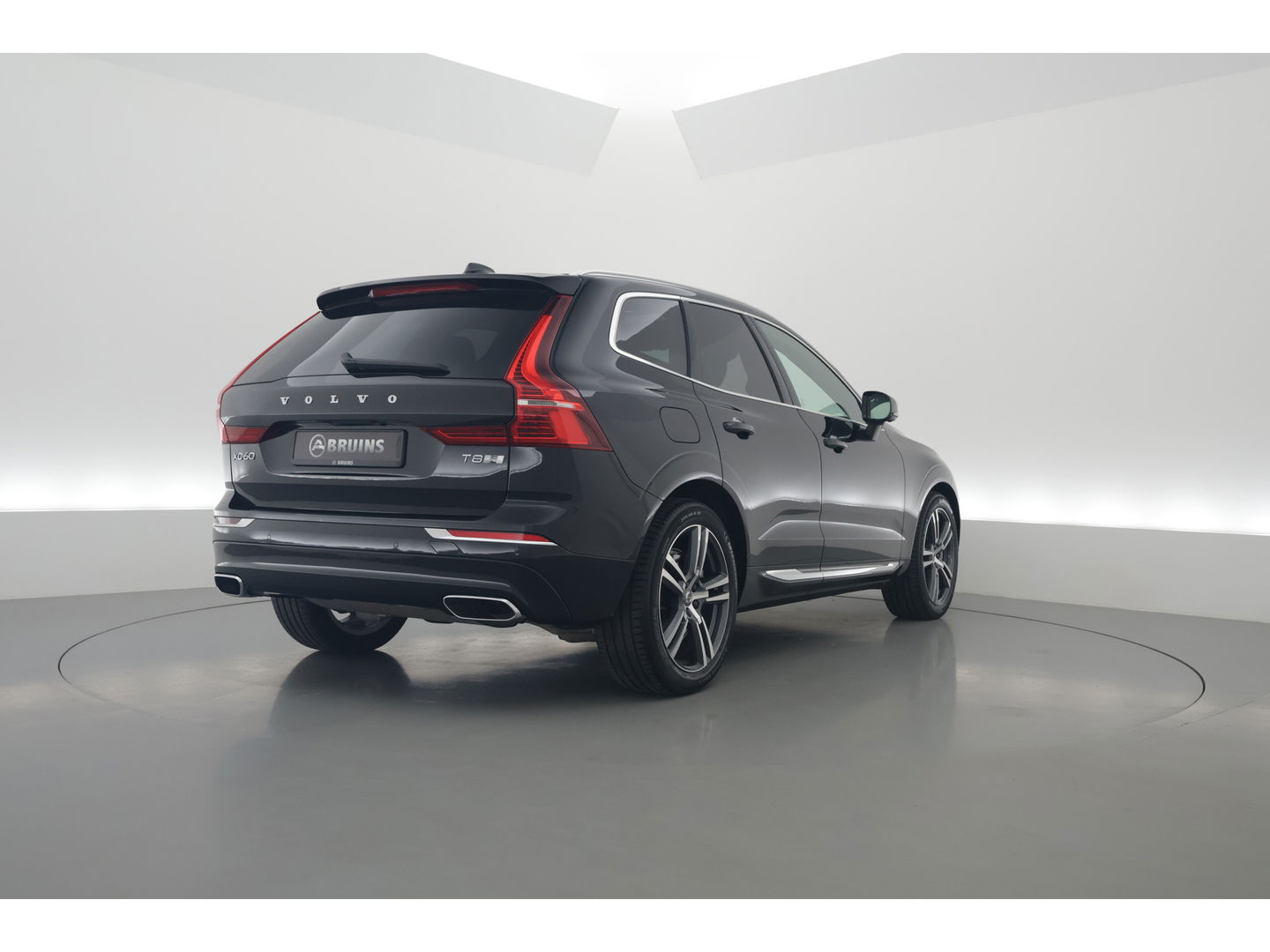 Volvo XC60 2.0 Recharge T8 AWD Inscription Full option | Luchtvering | Bowers & Wilkins | Trekhaak | ACC | Massage |