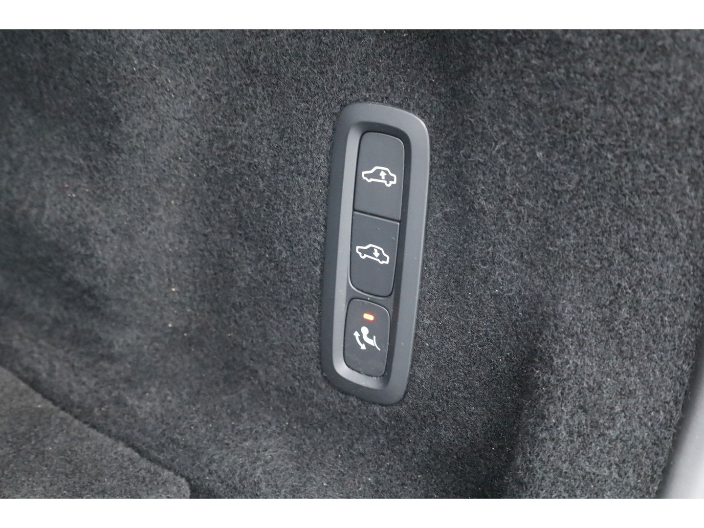 Volvo XC60 2.0 Recharge T8 AWD Inscription Full option | Luchtvering | Bowers & Wilkins | Trekhaak | ACC | Massage |