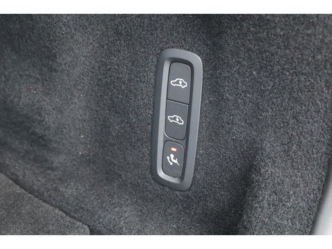 Volvo XC60 2.0 Recharge T8 AWD Inscription Full option | Luchtvering | Bowers & Wilkins | Trekhaak | ACC | Massage |