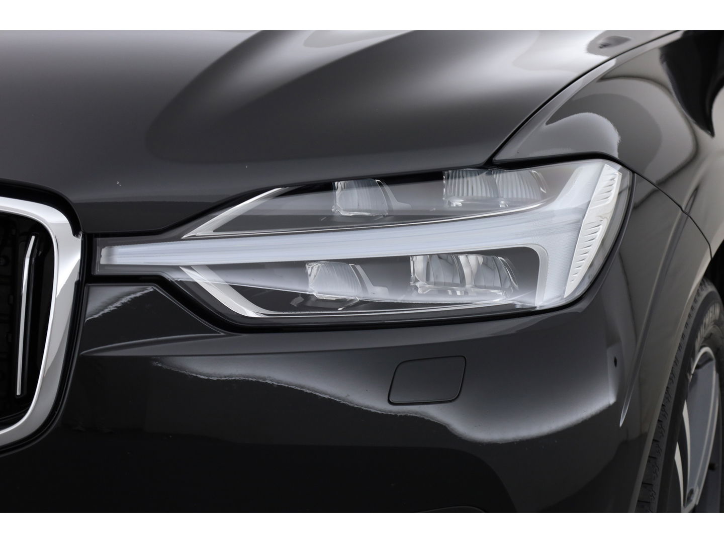 Volvo XC60 2.0 Recharge T8 AWD Inscription Full option | Luchtvering | Bowers & Wilkins | Trekhaak | ACC | Massage |