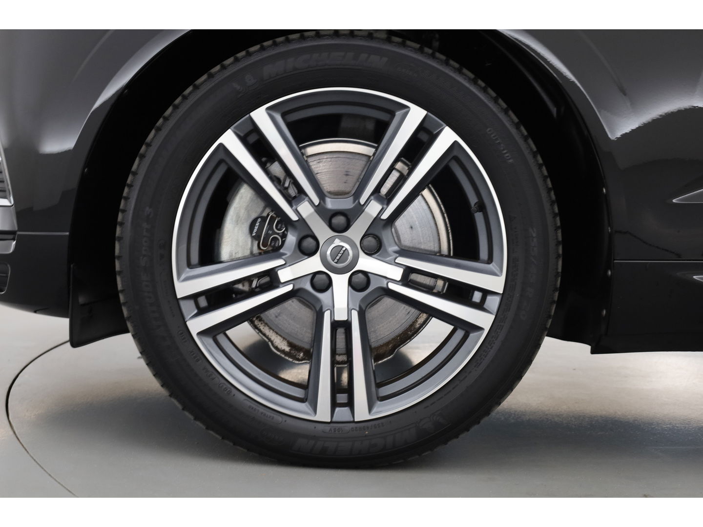 Volvo XC60 2.0 Recharge T8 AWD Inscription Full option | Luchtvering | Bowers & Wilkins | Trekhaak | ACC | Massage |