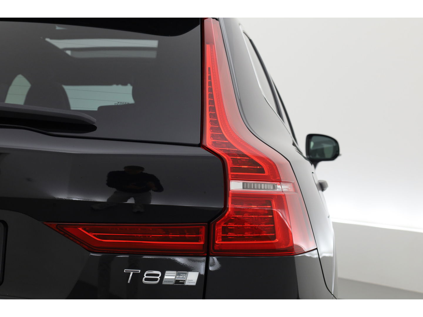 Volvo XC60 2.0 Recharge T8 AWD Inscription Full option | Luchtvering | Bowers & Wilkins | Trekhaak | ACC | Massage |